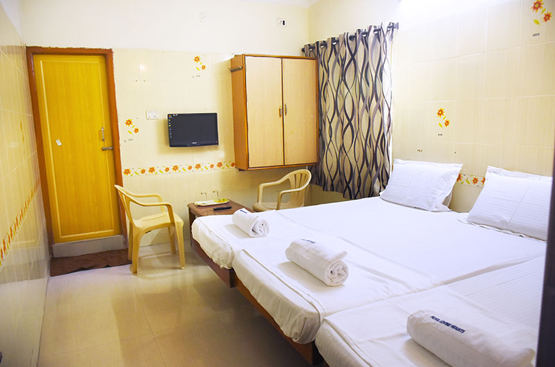 Hotel Govind Heights - Standard Non Ac Triple Room-1